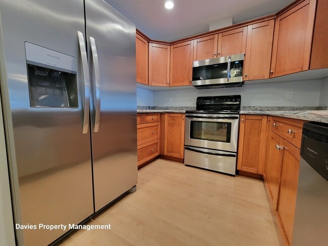 Photo - 12110-12106 106 Ave NW