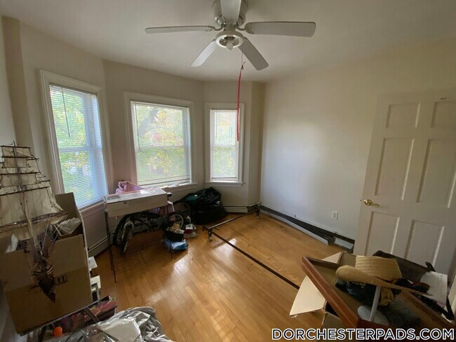 17 Park View St