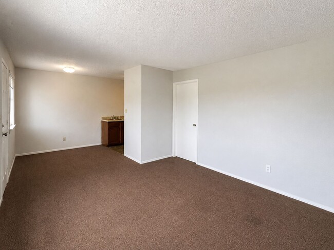 Building Photo - 1 Bed/1 Bath Apartment • Melbourne • Partial Utilities Included Unit 8