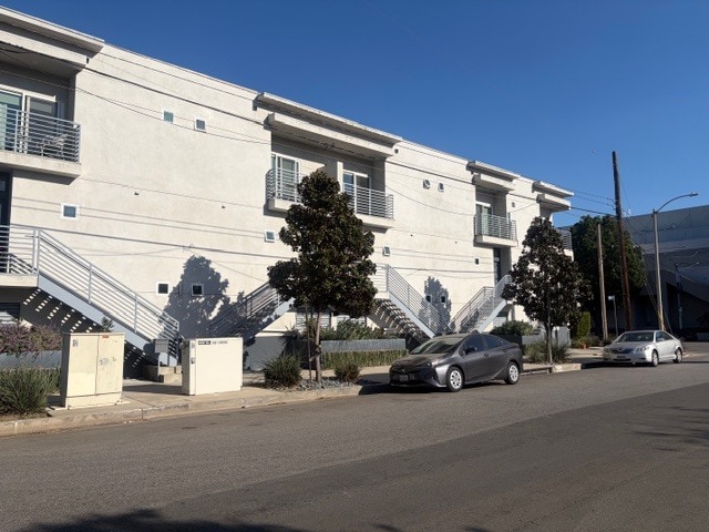 Building Photo - 14033 Riverside Dr