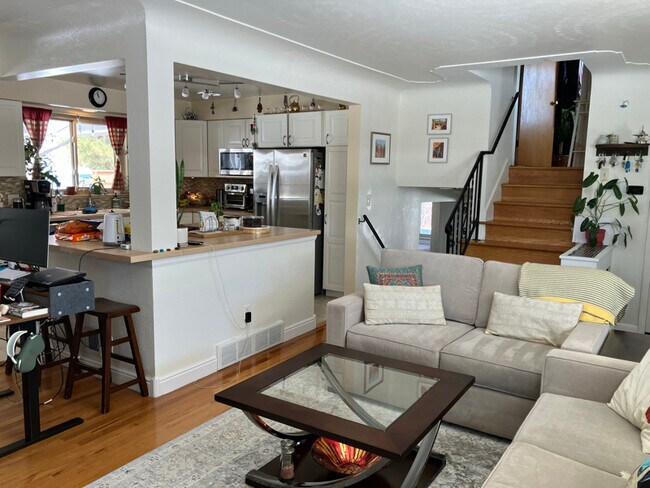 Photo - 5735 Everett St