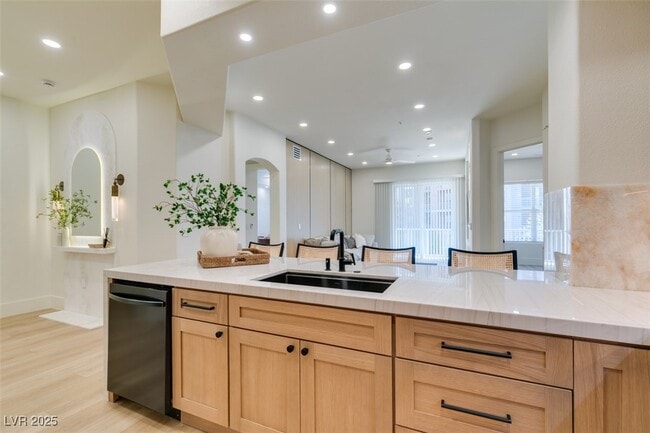 Photo - 32 E Serene Ave Unidad 207