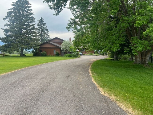 Kalispell Home with stunning mountain views - Kalispell Home with stunning mountain views