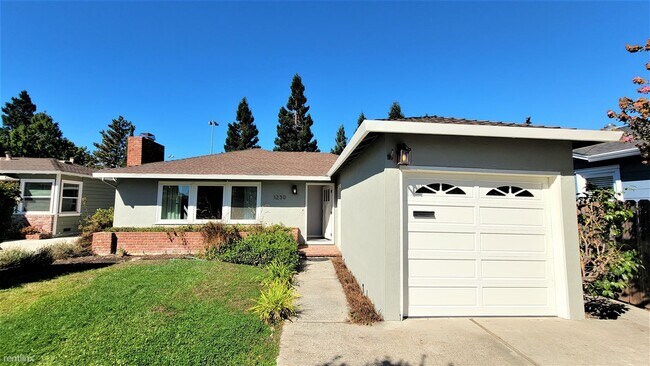 3 br, 2 bath House - 1230 Roosevelt Avenue - 3 br, 2 bath House - 1230 Roosevelt Avenue