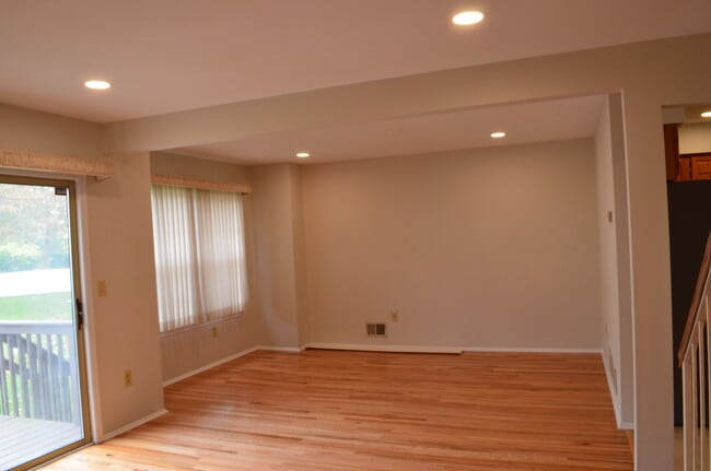 Photo - 162 Salem Rd