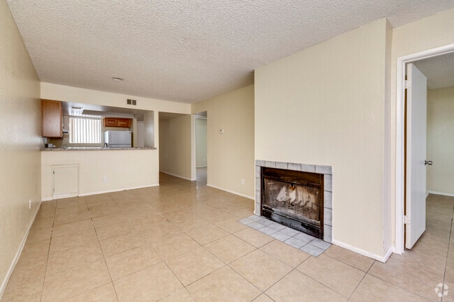 2BD, 2BA - 900SF - Living Room