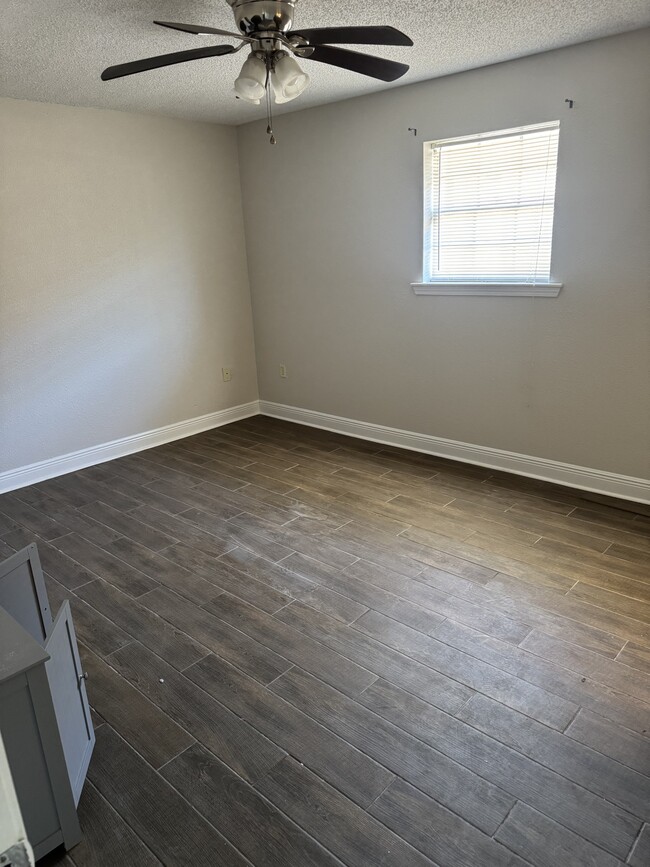 Photo - 7718 Reindeer St