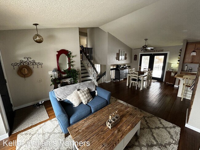 Photo - 4 br, 2 bath House - 5855 E Old Farm Cir