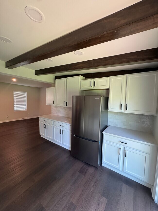 Photo - 557 West St