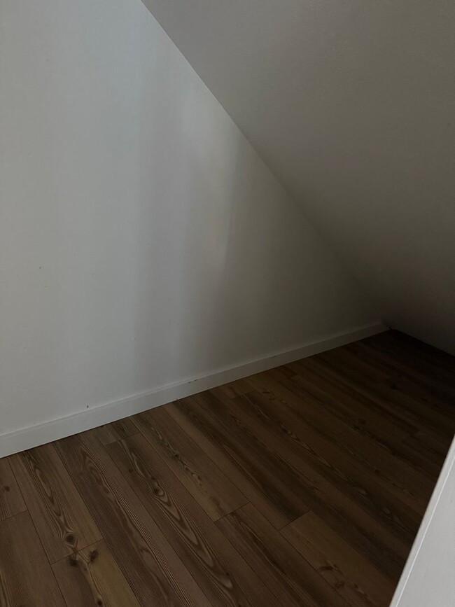 Photo - 1431 Central Ave Unidad Downstairs