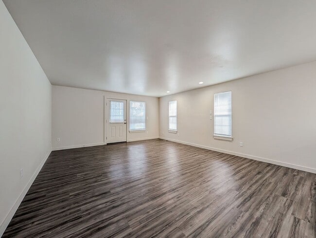 Photo - 5411 99th Pl NE Unit A