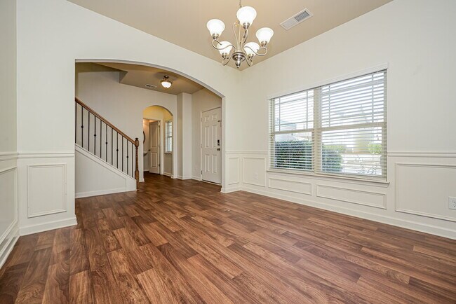 Photo - 185 Stillwood Dr