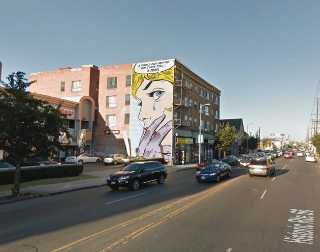 Vista hacia el este en Western Ave.