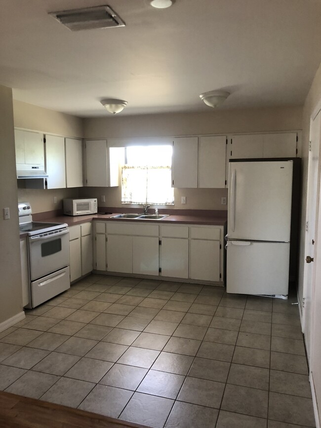 Photo - 519 NE 3rd St