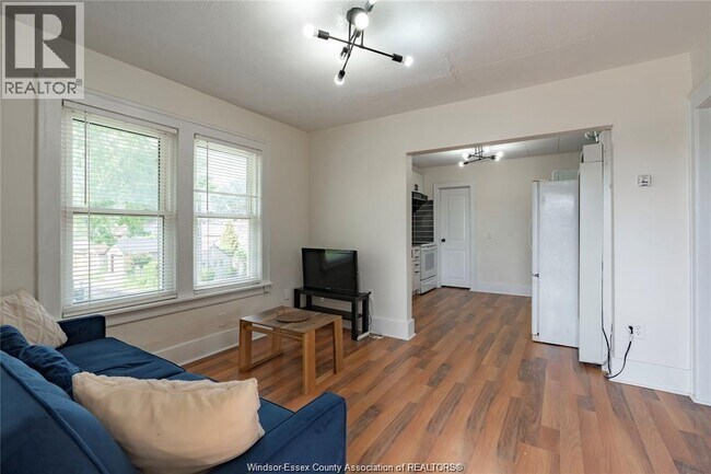 Photo - 1247 Richmond St