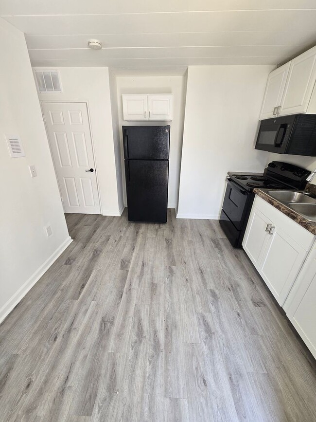 688-694 N JAMES RD - 688-694 N JAMES RD Apartment Unit 694 N James Rd