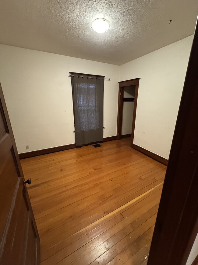410 NE 56th Ave
