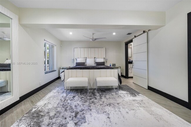 Photo - 517 S Riverside Dr