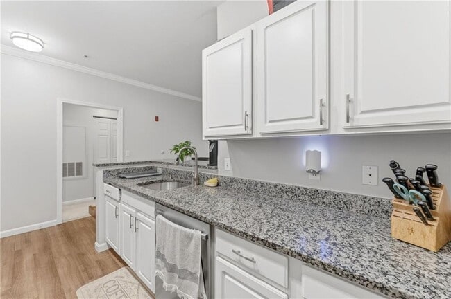 Photo - 1000 Providence Pl
