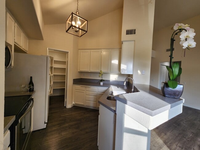 Photo - 7285 Calabria Ct