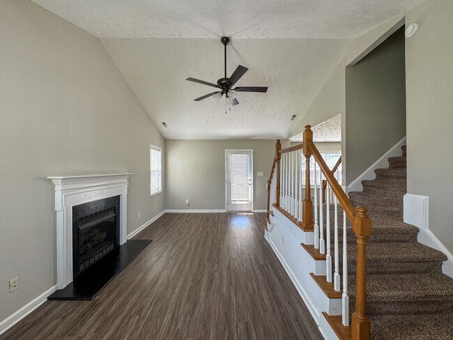 Photo - 1502 Bridgeton Way