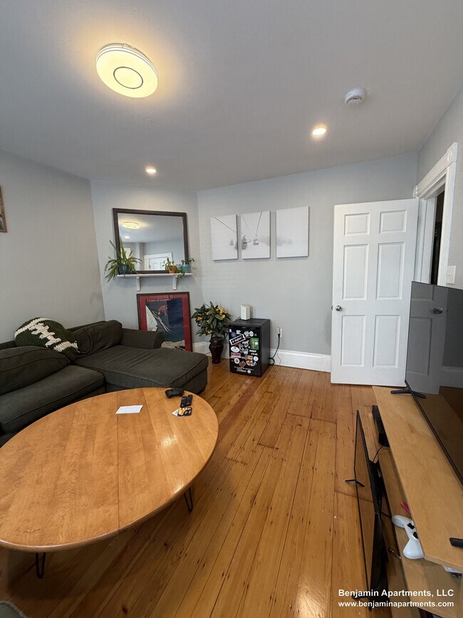 Photo - 24 Howell St Unit 1