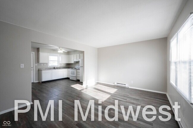 Photo - 4881 300W Unit 18