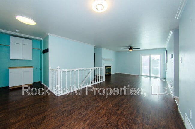 Photo - 5027 Green River St