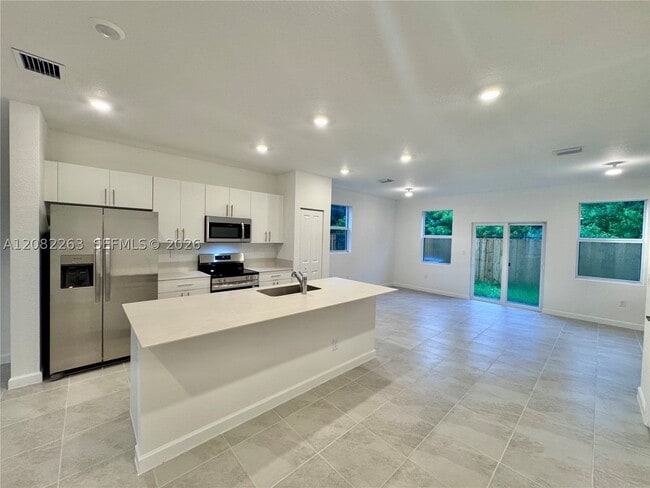Photo - 124 SE 10th St
