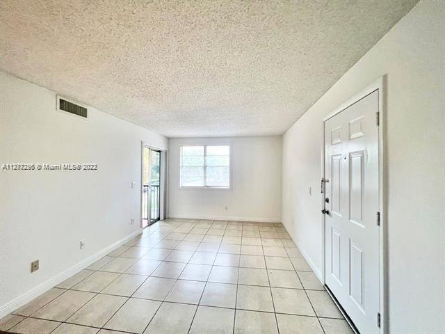 Photo - 1257 SW 46th Ave Unidad 1814 Rental