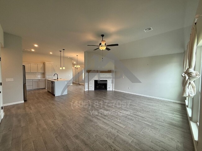 Photo - 921 S Appaloosa Ln