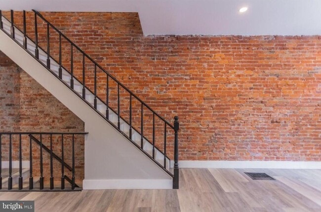 Building Photo - 1272 S Dover St