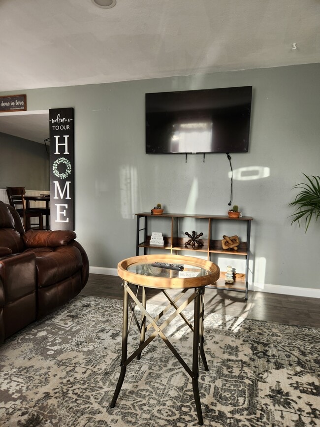 Photo - 2075 E Alder St