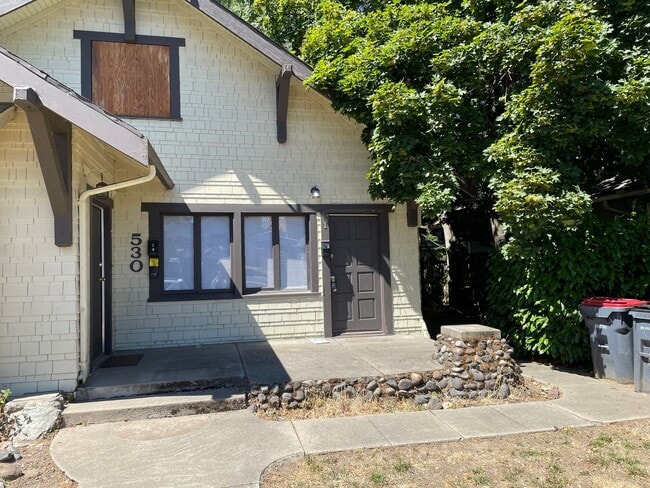 Nice 1 Bedroom 1 Bath Duplex - Nice 1 Bedroom 1 Bath Duplex House