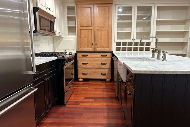 Photo - 268 Montgomery St
