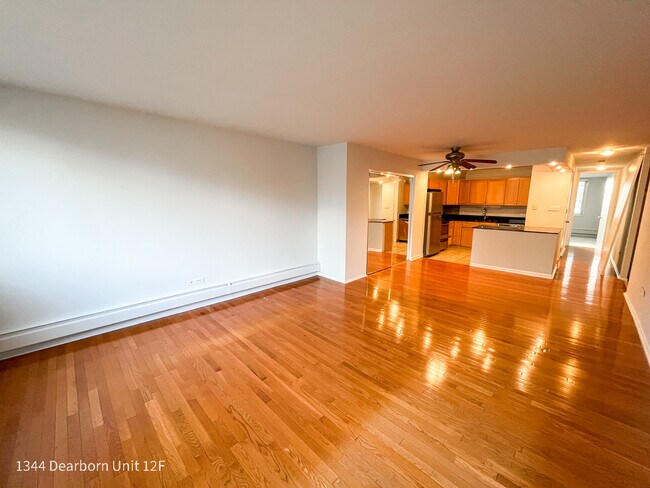 Photo - 1344 N Dearborn St