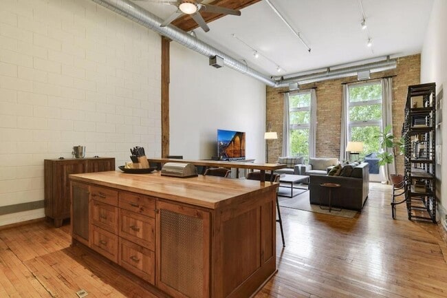 Photo - 801 N Washington Ave