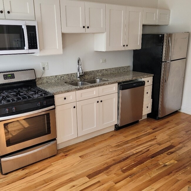 Building Photo - 6751 S Clyde Ave Rental