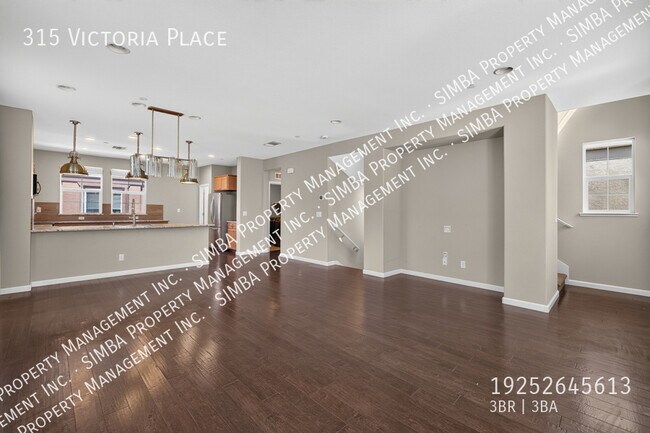 315 Victoria Pl