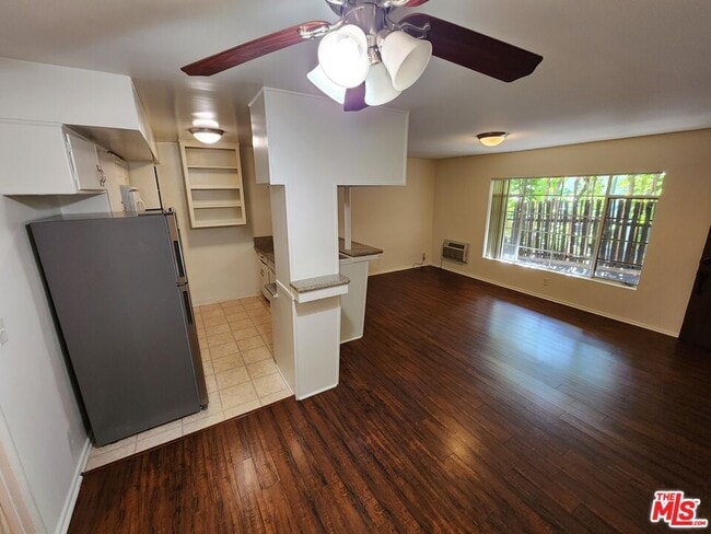 Photo - 1013 N San Vicente Blvd Unidad 2