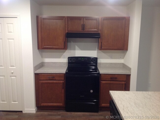 2862 SE Buccaneer Cir