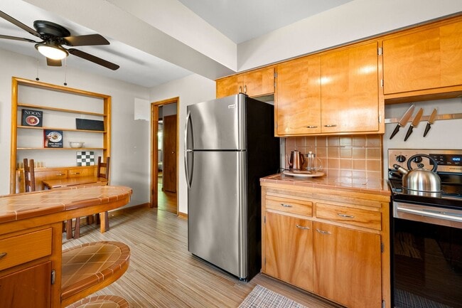 Photo - Mid-Century Classic! 3bd/3ba 2700 sf Short...