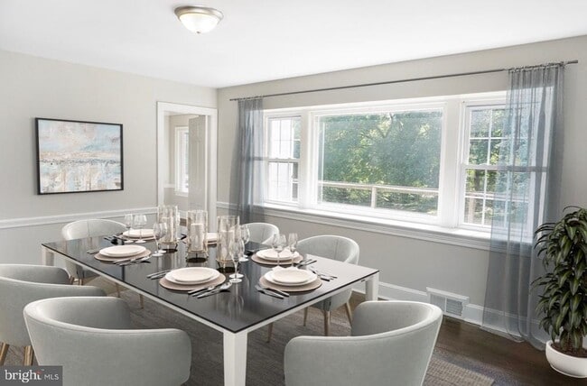 Building Photo - 248 Hilldale Rd