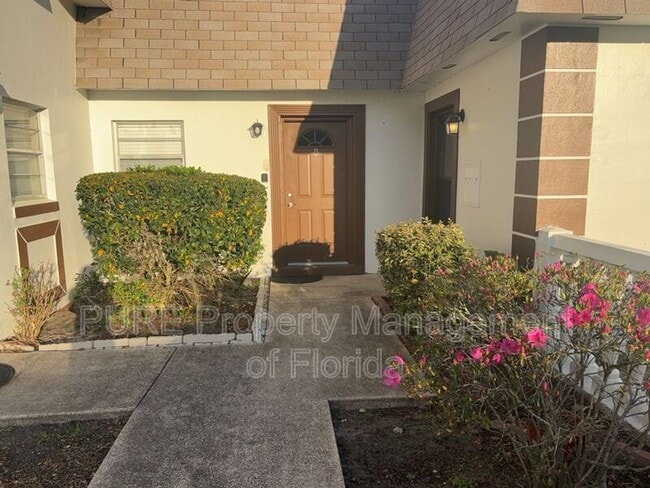 Building Photo - 1610 SE 25th St