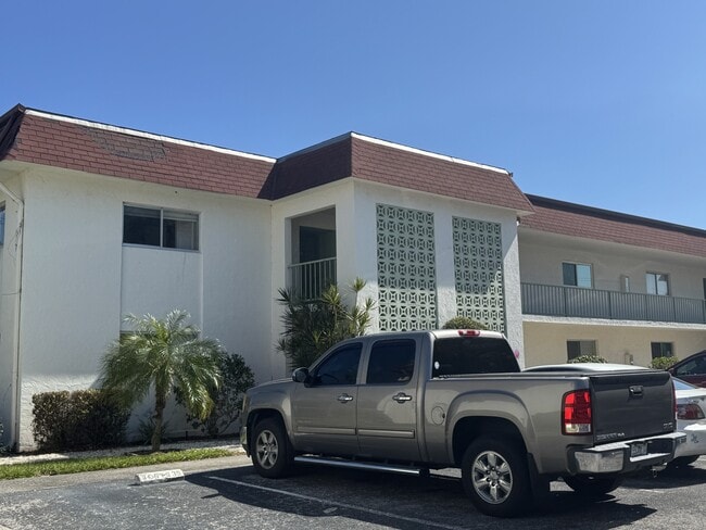 Building Photo - 3602 Beneva Rd Unit BV 405