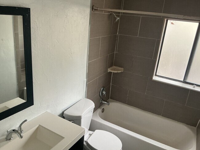 Photo - 722 SW 70th Terrace Unit B
