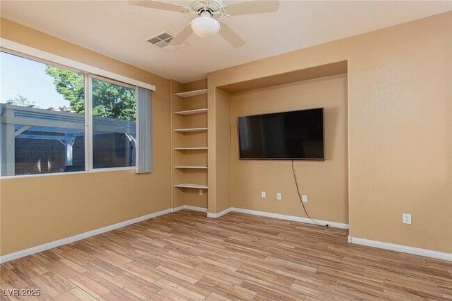 Photo - 9123 Mount Wilson St