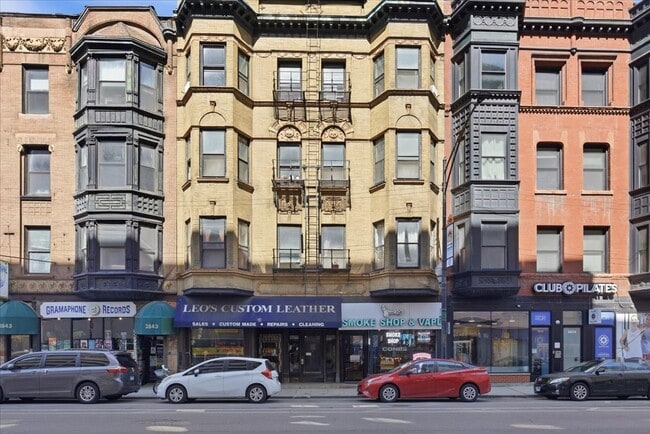 Building Photo - 2839 N Clark St Unit 3S