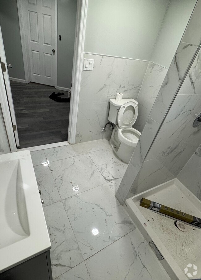 Building Photo - 17 Harding Terrace Unit Lower Level Rental