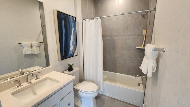 En-suite Bath - 3400 Chester Aly